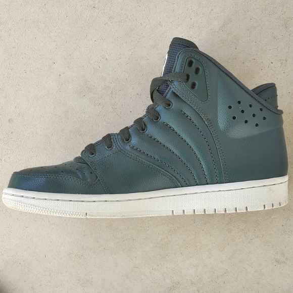 Jordan 1 Flight 4 Released 2016 Size 7.5 mens Colors Grove Green and Bone - Picture 4 of 14